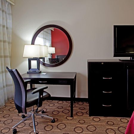 Holiday Inn Anderson By Ihg Стая снимка