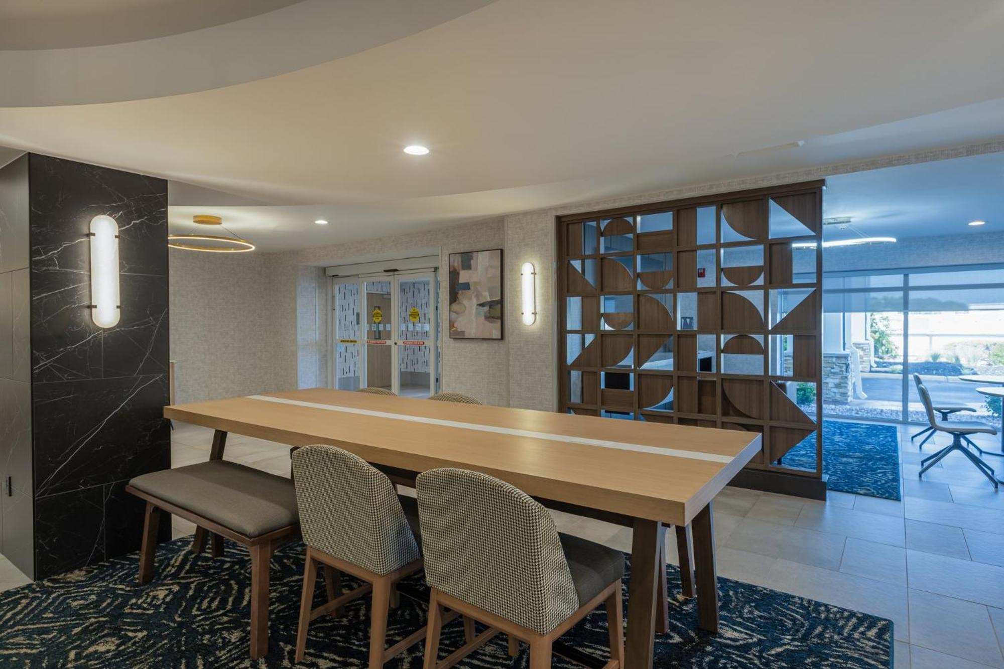 Holiday Inn Anderson By Ihg Екстериор снимка